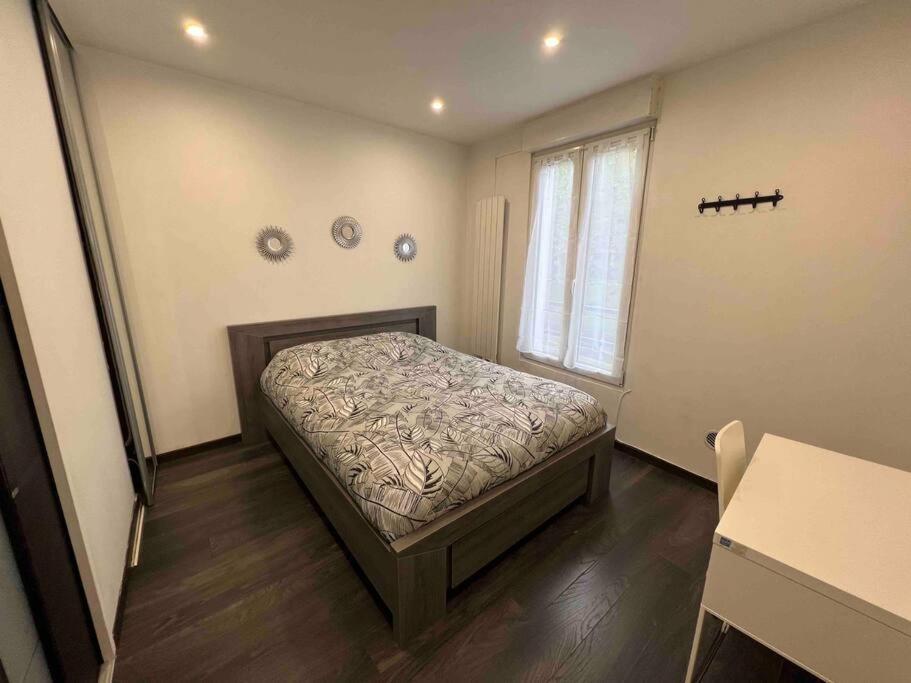 Apartment Beau T2 A Proche Rer B. *